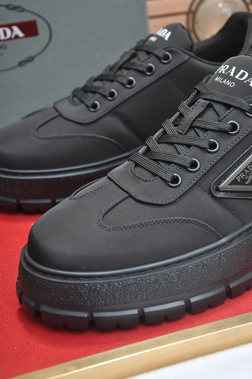 Men's shoes 💰580💶 [PRADA] Top original items, new seasonal styles, high-quality original items, top-grade high-mercerized cowhide combined with original breathable fabric + imported glue, imported stretch fabric inside with original cowhide feet, original thick outsole! Quality guaranteed! Code 38-45 (45 customized)